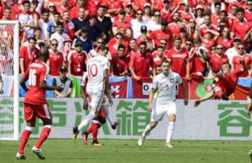 Poland hold their nerves to book their place in the quarter final