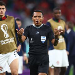 Who is the referee in the game between the USMNT and Mexico in the Concacaf Nations League?