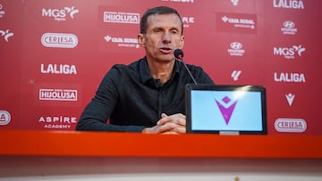 Ziganda, técnico de la Cultural, en rueda de prensa.