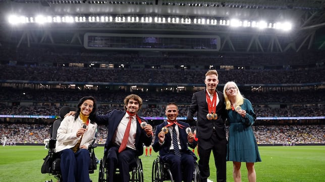 El Bernabéu homenajea a los medallistas paralímpicos
