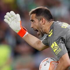 “O me quedaba aquí en Betis o se acababa mi carrera”