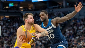 Luka Doncic y Julius Randle -