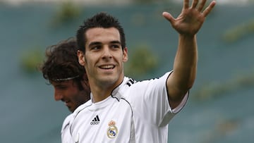 Empezó jugando en las categorías inferiores del Rayo Vallecano hasta que en 2005 llegó al Real Madrid Castilla. En 2007 fichó por la UD Almería, donde estuvo 2 temporadas hasta que en 2009 regresó al Real Madrid, pero le mandaron al Sevilla, donde estuvo hasta 2012/2013. Se fue a la Premier de la mano del Manchester City hasta que en 2014 volvió a la Liga, al Valencia. Aquí estuvo 2 años y se fue al Middlesbrough, su último club.