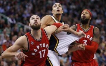 Jonas Valanciunas, James Johnson y Rudy Gobert.