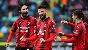 Empoli (Italy), 07/01/2024.- Milan's forward Olivier Giroud (C) celebrates after scoring the team's second goal during the Italian Serie A soccer match Empoli FC vs AC Milan at Carlo Castellani Stadium in Empoli, Italy, 07 January 2024. (Italia) EFE/EPA/CLAUDIO GIOVANNINI
