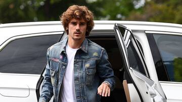 France&#039;s forward Antoine Griezmann arrives at the French national football team training base in Clairefontaine-en-Yvelines on May 29, 2019 as part of the team&#039;s preparation for the UEFA Euro 2020 qualifying Group H matches against Turkey and An
