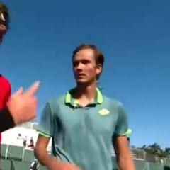 Broncazo Medvedev-Tsitsipas en Miami: "¡Ruso de mier...!"
