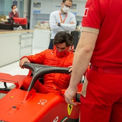 Sainz ya luce de rojo Ferrari