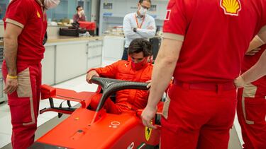 Sainz ya luce de rojo Ferrari