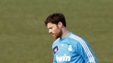 Xabi Alonso, durante un entrenamiento con el Real Madrid.