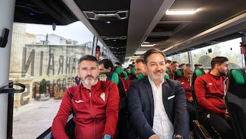 Monterrubio, sentado con Ania