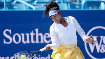 Naomi Osaka has crashed against Zhang Shuai in the first round of the WTA Cincinnati Masters. It was her second first-round defeat in as many weeks.