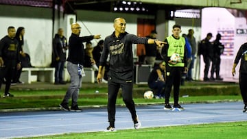 Pedro Depablos deja de ser el director técnico de Águilas Doradas.