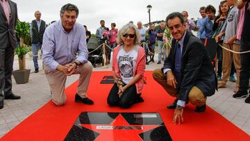 Los pioneros del surf en España ya tienen un hueco en el 'Paseo de las estrellas'