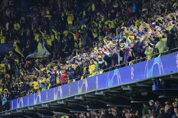 Aficionados del Villarreal en el estadio de La Cerámica.