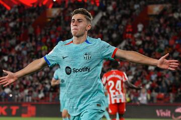 ALMERÍA (ANDALUCÍA), 16/05/2024.- El jugador del Barcelona Fermín celebra un gol ante el Almería este jueves, durante un partido de la jornada 36 de LaLiga EA Sports en el Power Horse Stadium de Almería (Andalucía). EFE/ Carlos Barba
