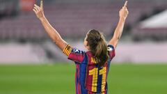 Alexia Putellas anota el primer gol de la historia del equipo femenino del Bar&ccedil;a en el Camp Nou. 