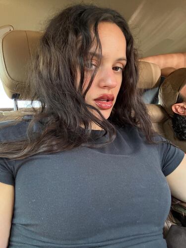 Vinicius Jr hits the beach with friends: the rich and famous on vacation