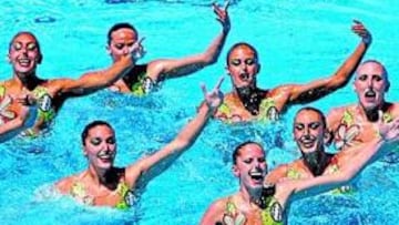 <b>A POR LA PLATA. </b>El equipo español tuvo que repetir casi todo su ejercicio técnico, pero acabó segundo tras Rusia en las eliminatorias.