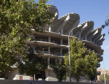 En este estado se encuentra actualmente el Nuevo Mestalla. El club valencianista iniciará trámites burocráticos para reanudar las obras, paralizadas desde 2009.