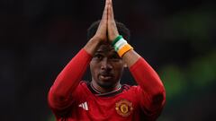 Amad Diallo, jugador del Manchester United, pide disculpas a los aficionados tras ser expulsado en FA Cup ante el Liverpool.