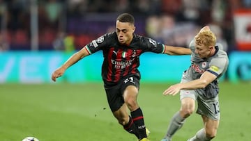 Sergiño Dest ha sido suplente en sus dos primeros partidos de Serie A con AC Milan; debutó en Champions y promedia pocos minutos en el inicio de temporada.