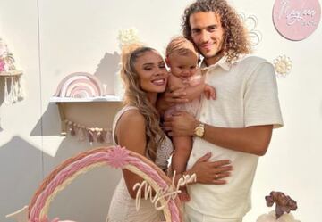 Matteo Guendouzi, uno de los mediocentros m芍s talentosos del futbol franc谷s, empez車 su idilio con Mae Rfsk, como as赤 se llama en redes sociales, a principios de 2019. De hecho, ambos se casaron en una ceremonia 赤ntima y privada, que pill車 por sorpresa a muchos.?