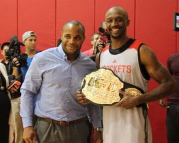 Daniel Cormier y Jason Terry.