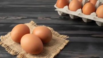 No es salmonella: un biólogo pide que jamás comamos un huevo si su clara tiene este color peculiar