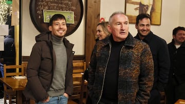 15/01/26 SAN SEBASTIAN
APERTURA DELA TEMPORADSA DE SIDRA EN LA SIDRERIA SAIZAR DE USURBIL INVITADOS DAVID SILVA TXIKI BERIGUISTAIN JOSE ANTONIO CAMACHO ARCONADA LOPEZ UFARTE ROMAY ZAMORA GORRIZ LARRAÑAGA ENTRE OTROS