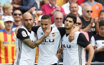 Zaza, Rodrigo Moreno y Guedes, jugadores del Valencia.