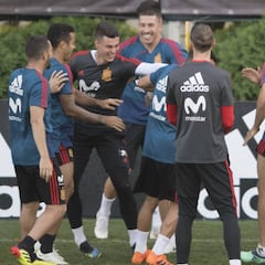 España ya prepara los octavos ante Rusia bajo 33 grados