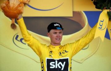 Chris Froome revalida el maillot amarillo en la octava etapa con 10 segundos por encima de Nabali. 