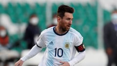 La Paz (Bolivia), 13/10/2020.- Lionel Messi (L) of Argentina in action during the Qatar 2022 World Cup South American qualifiers match between Bolivia and Argentina at Hernando Siles stadium in La Paz, Bolivia, 13 October 2020. (Mundial de F&uacute;tbol, Catar) EFE/EPA/Juan Karita / POOL