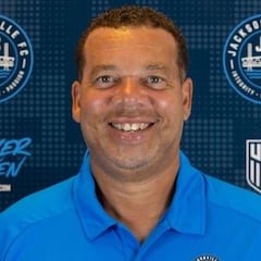 Hubert Busby Jr, extécnico de Vancouver Whitecaps fue acusado de acoso sexual