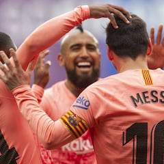 "Su sacrificio es innegociable": Vidal suma elogios en España