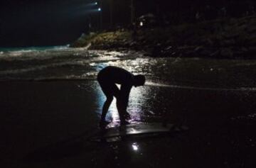 El surf también se practica de noche