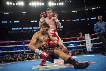 Las fotos más espectaculares del brutal KO de Canelo a Amir Khan