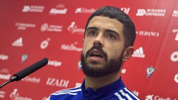 Álvaro Sanz se estrena como titular en el Mirandés