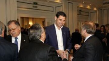 Fernando Hierro, durante su homenaje de la Peña 'La Saeta'.