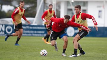 Ante Budimir en el entrenamiento de Osasuna 