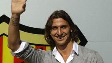 Un poco más tarde de las 17 horas, el avión de Spanair en el que viajaba Zlatan Ibrahimovic aterrizaba en el aeropuerto del Prat de Barcelona procedente de Copenhague.