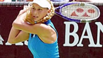 <B>NUEVA DERROTA.</B> Anna Kournikova no ha podido superar a la húngara Madula y ha caido derrotada en primera ronda del torneo de Estrasburgo.