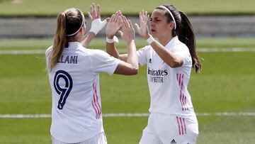 Asllani y Marta Cardona, jugadoras del Real Madrid. 