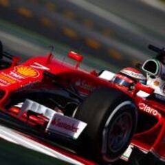 Raikkonen: "El Ferrari de este año ya es mejor que el de 2015"