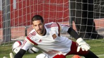 Casilla será el meta titular ante Alemania por la baja de De Gea