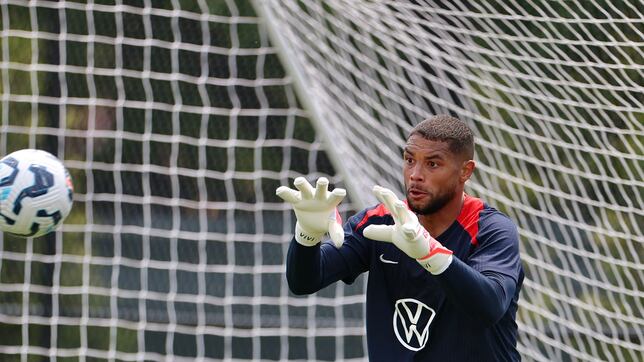 USMNT sufre una baja más en la portería; pierden a Zack Steffen por lesión en la rodilla