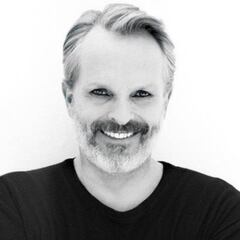 Miguel Bosé habla de sus memorias: "El problema fue sobrevivir a los monstruos que eran mis padres"