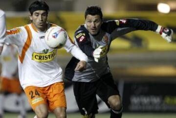 Cuando actuaba por Huachipato en febrero de 2013, el zaguero sufrió el corte del tendón de Aquiles en un entrenamiento en Talcahuano.