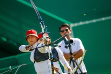 Alejandra Valencia inició la competencia individual en tiro con arco con victoria en la ronda de 64 ante la georgiana Yulia Lobzhenidze (6-4).